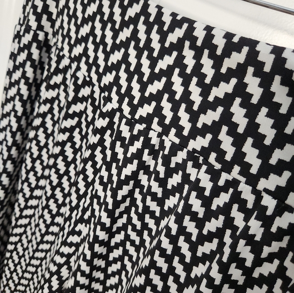 Karen Kane Woman Black and White Stretch Leisure Pants Size 1X Plus - Picture 5 of 5